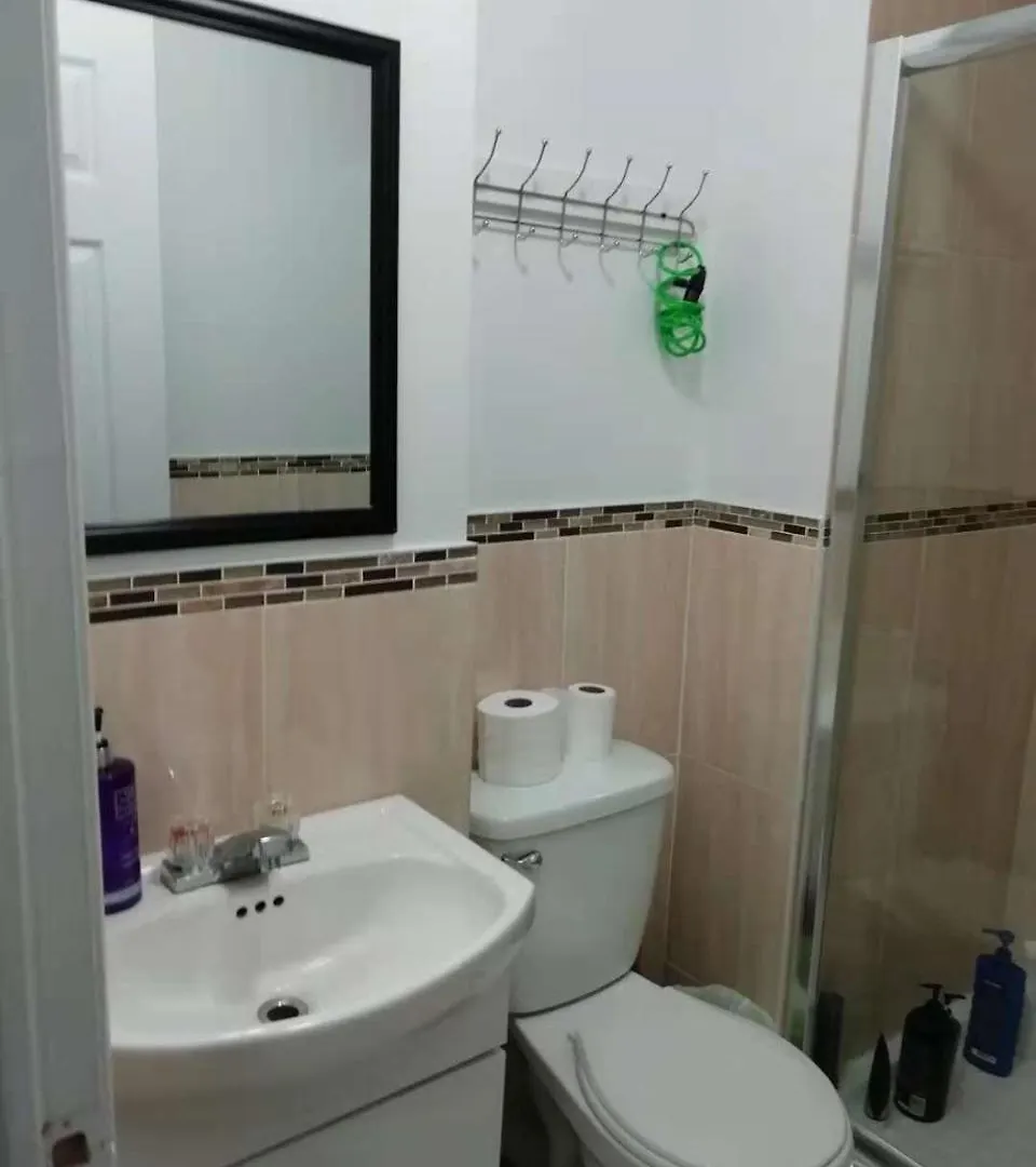 Guest house University Apartment Toronto