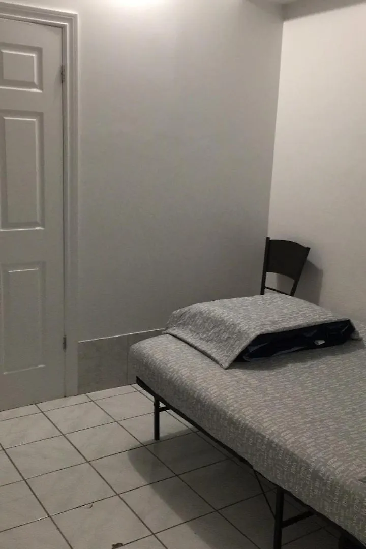 University Apartment Toronto 2*,  Canada