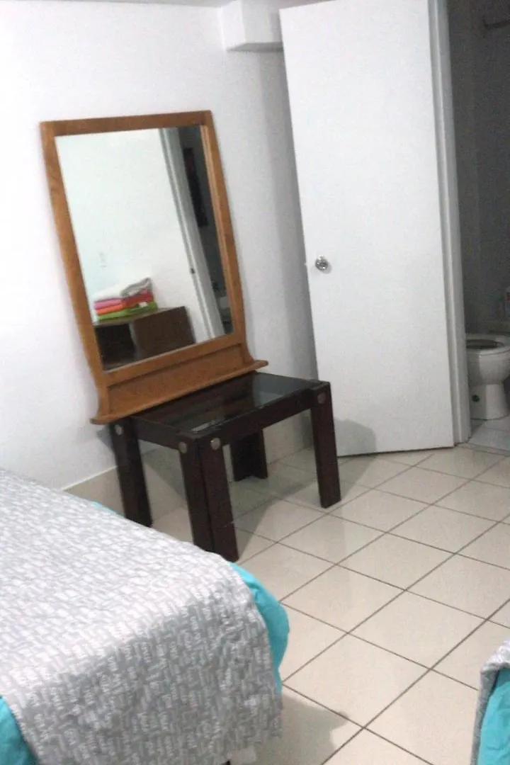 Guest house University Apartment Toronto