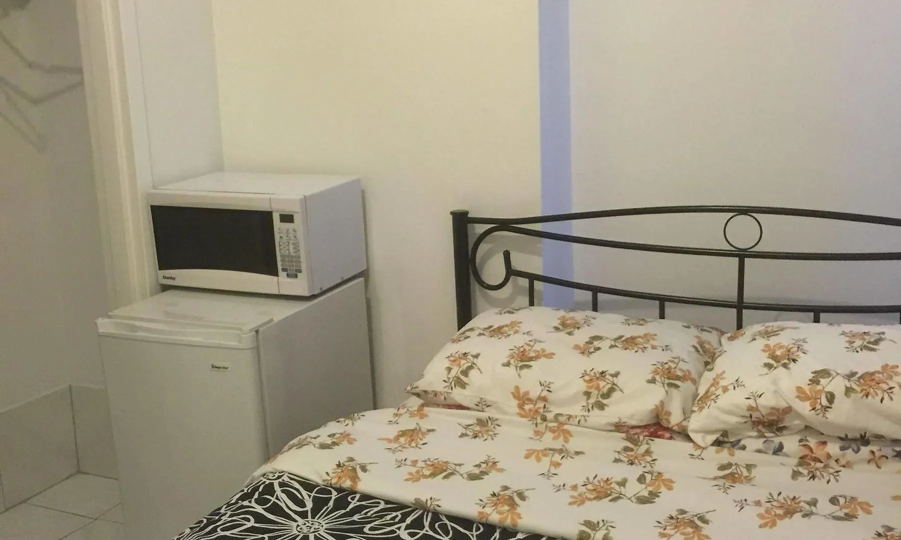 大学公寓旅馆 多伦多 2*,  加拿大